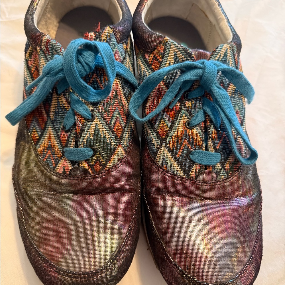 Multicolor Geometric Women's Sneakers - Picture 5 of 5